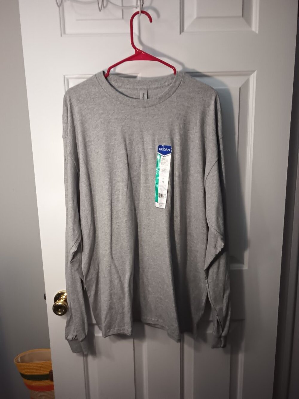 Gildan Long Sleeve Tee in Heather Gray
